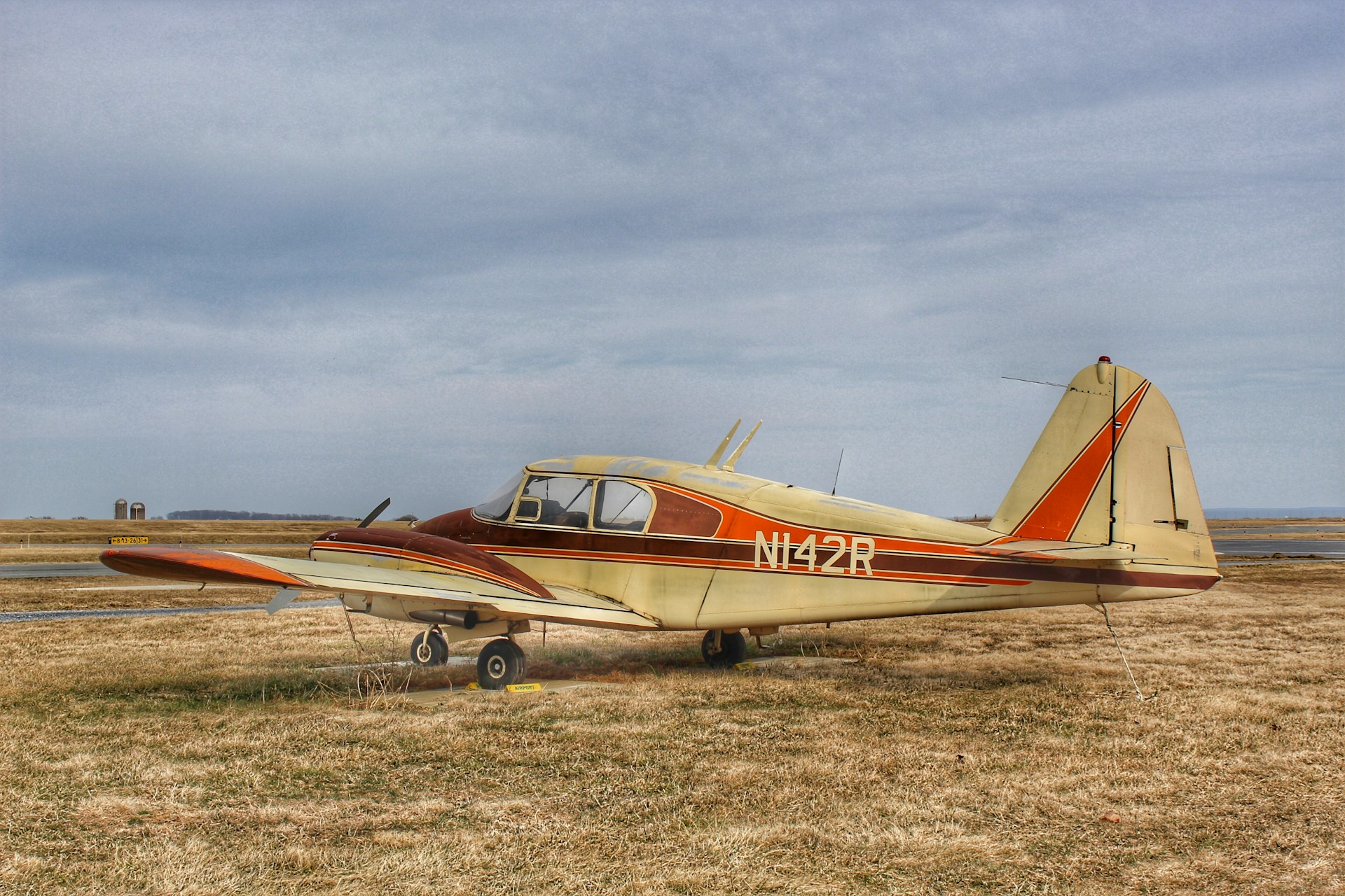 Piper PA-23